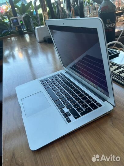 MacBook Air (13-inch, 2017)