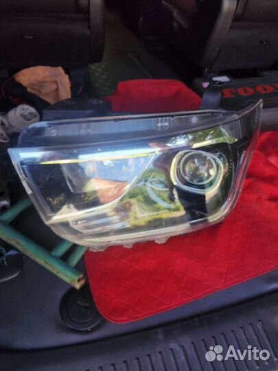 Фара левая Hyundai Grand Starex