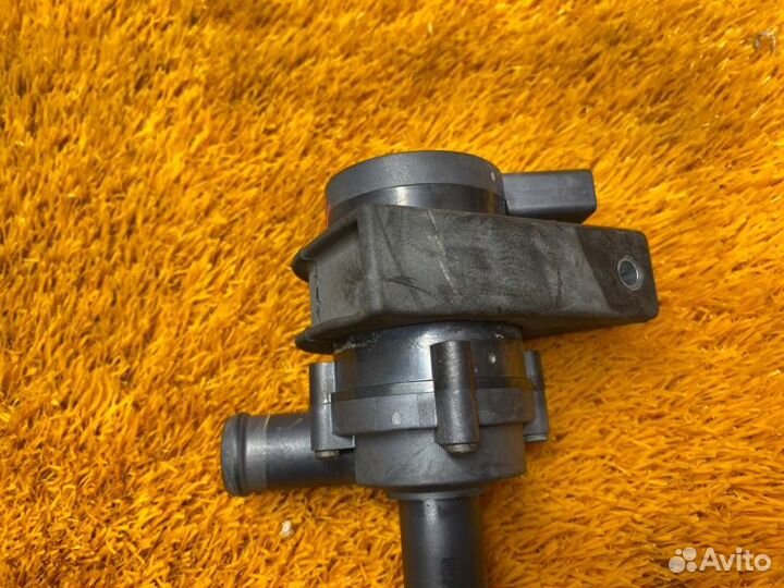 Помпа дополнительная Volkswagen Passat B7 caxa