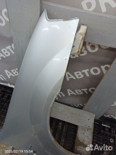 Крыло переднее правое Renault Logan 1.6 2009
