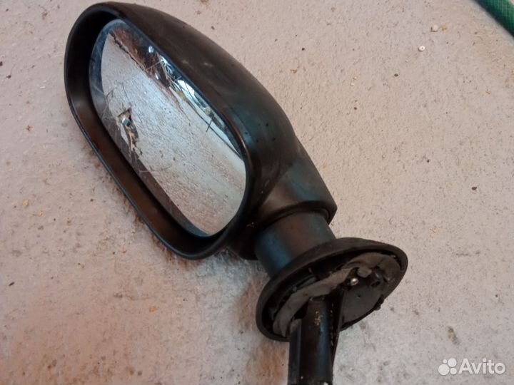 Боковое правое зеркало логан 1