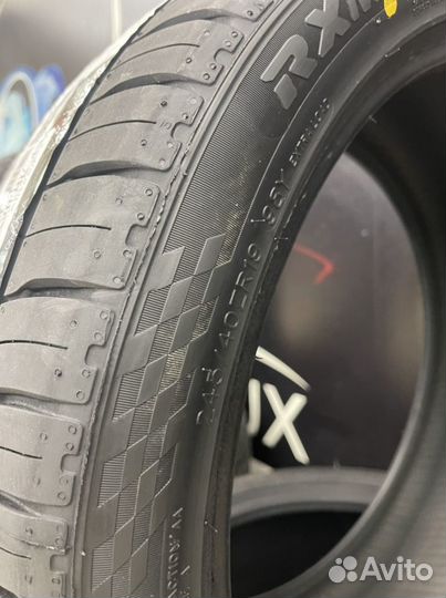 RoadX RXMotion U11 245/40 R19 и 275/35 R19
