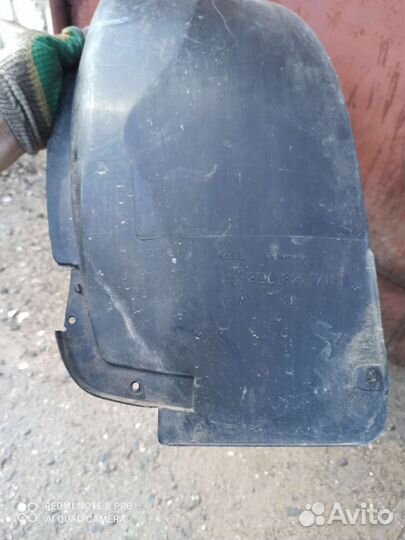 Ауди А4В5 Подкрылок левый 8D0 821 171B