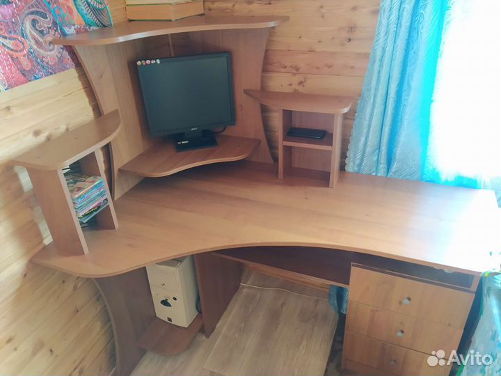 Компьютерный стол