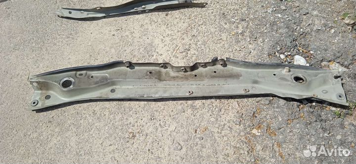 Планка телевизора камри 40