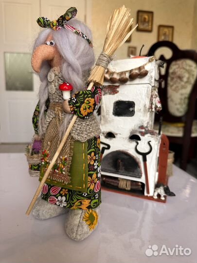 Баба Яга ручной работы с чертополохом