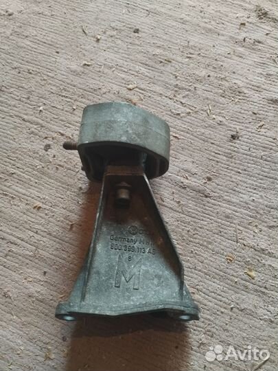 Кронштейн МКПП