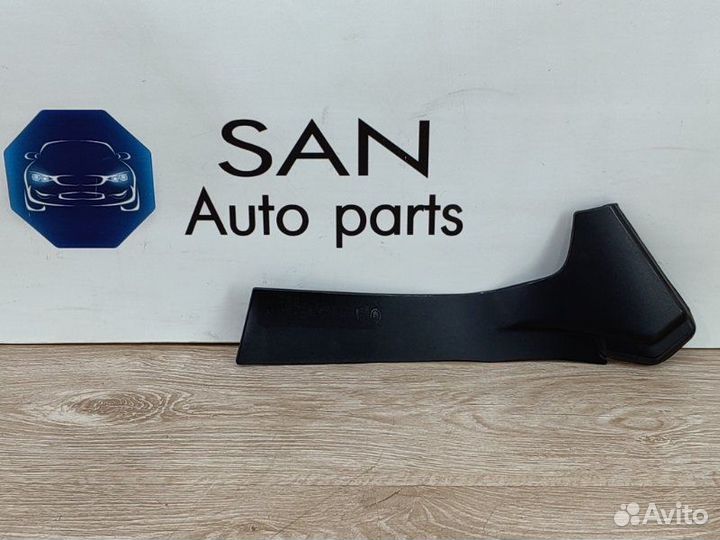 Накладка фонаря задняя правая Bmw X5 E70 N52B30AF