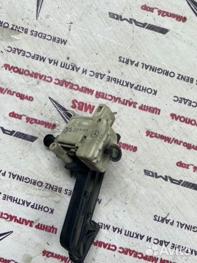 Привод лючка топливного бака W211 Mercedes