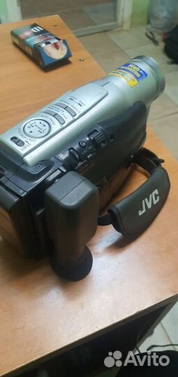 Видеокамера JVC аналоговая