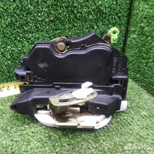 Замок двери задней левой Митсубиси Лансер 9 4G15