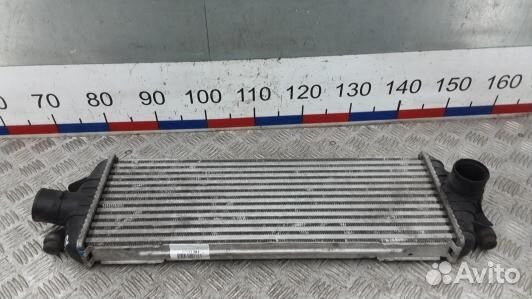 Радиатор интеркуллера opel vivaro (FBE12KC01)