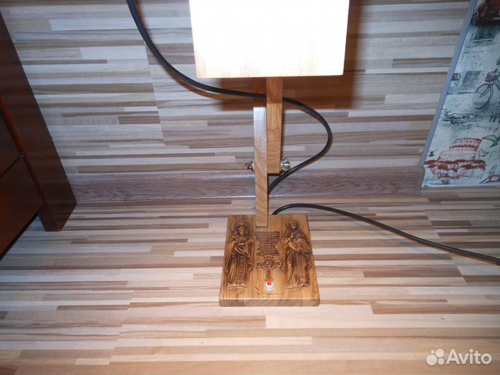 Лампа настольная из дерева