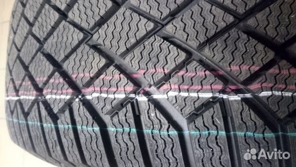 Continental ContiVikingContact 7 215/55 R18 99T