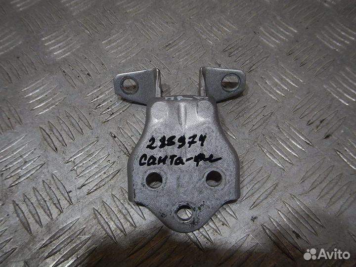 Петля двери передней правой верхняя Hyundai Santa