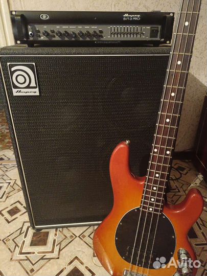 Бас гитара Music Man Stingray