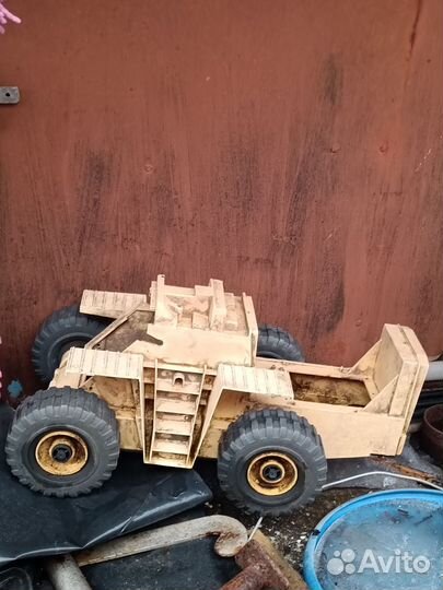 Часть игрушки от кировца