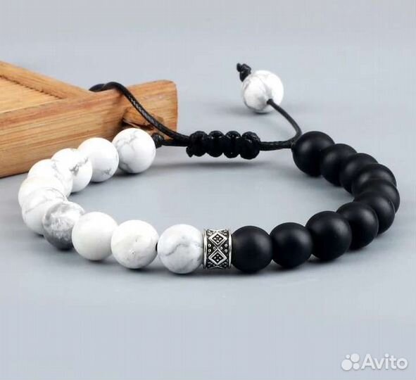 Браслет из камней