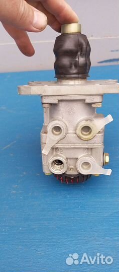 Кран тормозной камаз