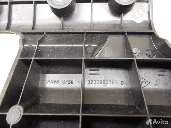 Кронштейн (сопут. товар) Duster 2012