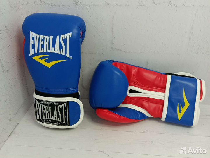 Боксерские перчатки