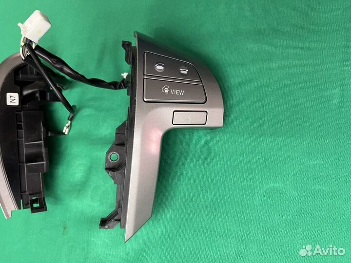 Кнопки мультируля Toyota Noah Voxy 70 75