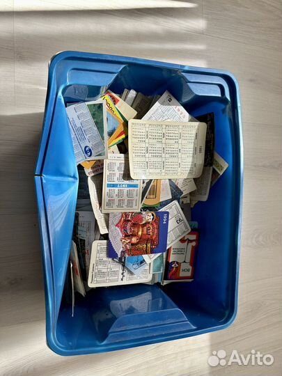 Карманные календарики много