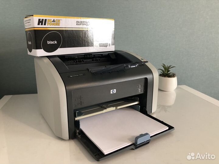 Принтер hp 1010 (пробег всего 7т.стр.)