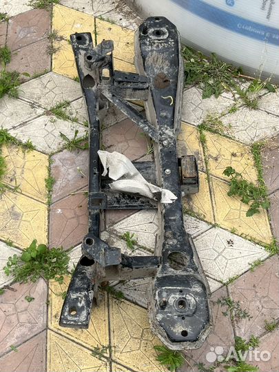 Балка подвески задняя mazda axela mazda3 BK BK3P B