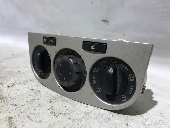 Блок управления климат-контролем Opel Corsa D