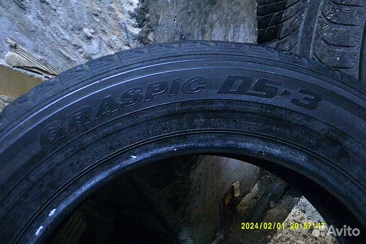 Dunlop Graspic DS3 215/60 R17