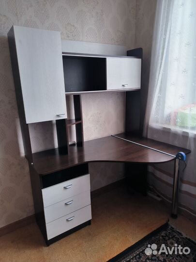 Компьютерный стол бу (уголок школьника)