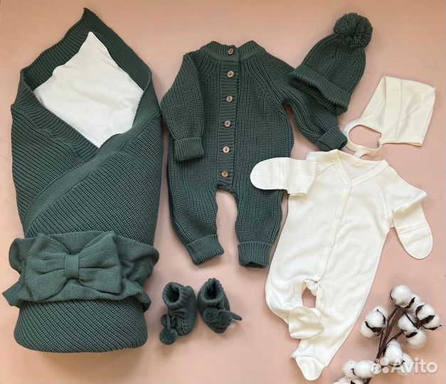 Вязаный комплект на выписку новый