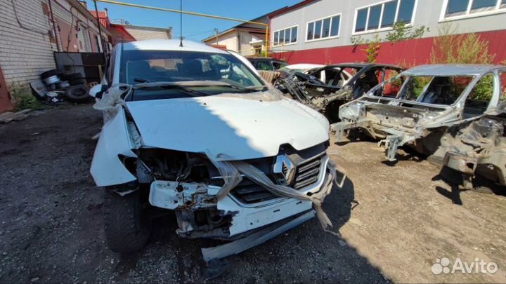 Кузов на запчасти Renault Logan