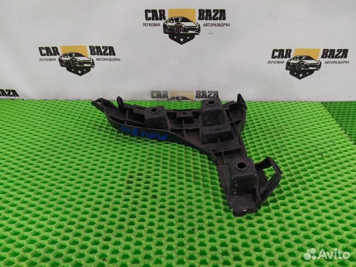 Кронштейн заднего бампера правый R Volvo XC60