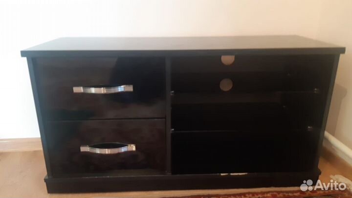 Тумба под телевизор