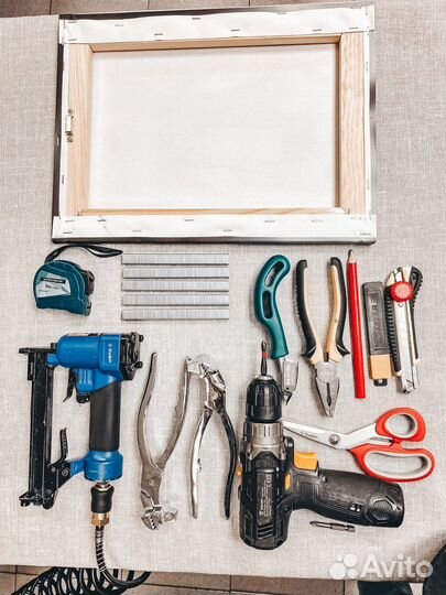 Натяжка холста на подрамник