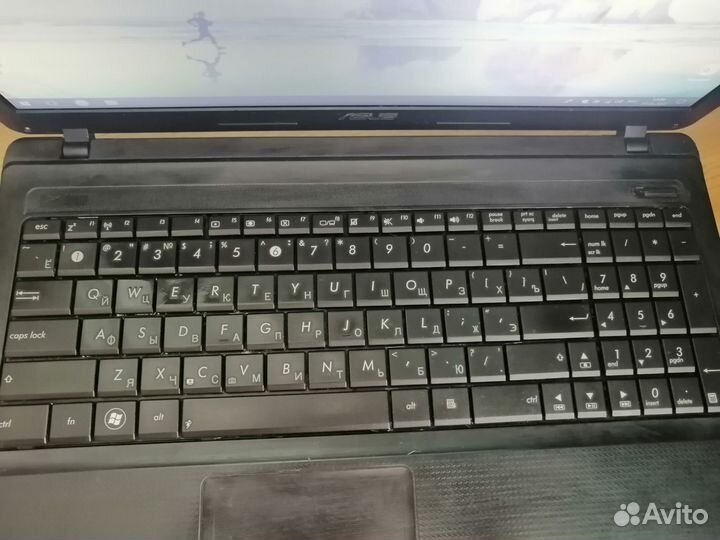 Шустрый ноутбук asus \core i3 \4 Гб \500 Гб \мышка