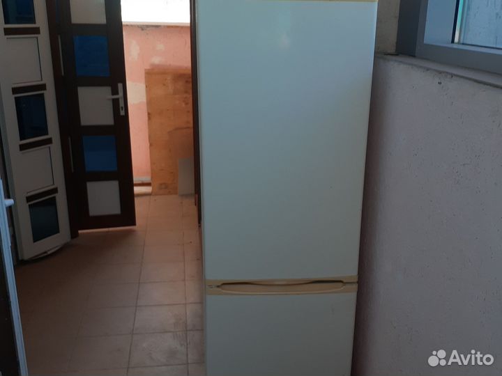 Холодильник бу Стинол