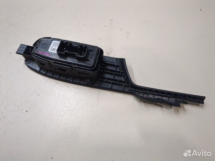 Кнопка стеклоподъемника Chevrolet Camaro 2018, 202