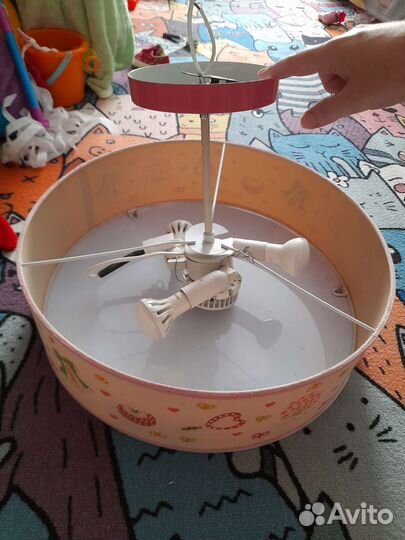 Люстра в детскую комнату с лампочками