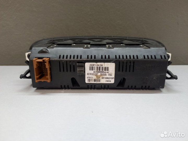 Дисплей Peugeot 308 2013