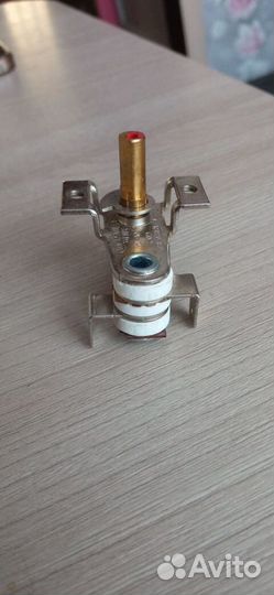 Термостат KST-820 (T250, 250V, 10A, шток 15mm)