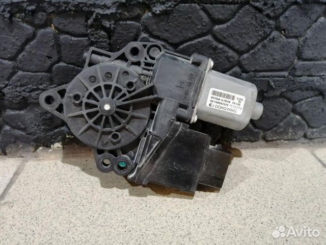 Мотор стеклоподъемника передний левый Kia Cerato