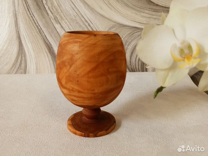 Бокал из дерева