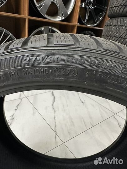 Kumho WinterCraft WP72 245/35 R19 и 275/30 R19 93W