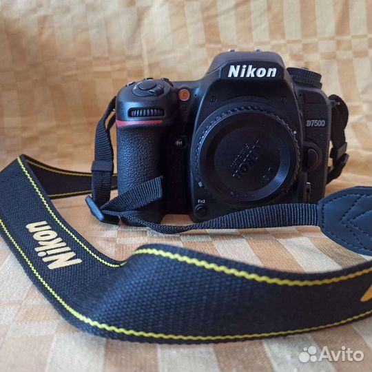 Зеркальный фотоаппарат nikon D7500