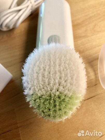 Щетка для лица Clinique. новая