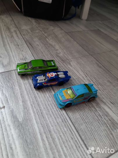 Hot wheels машинки