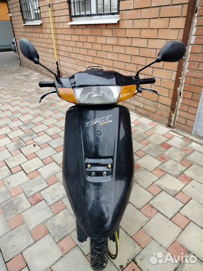 Скутер Honda tact